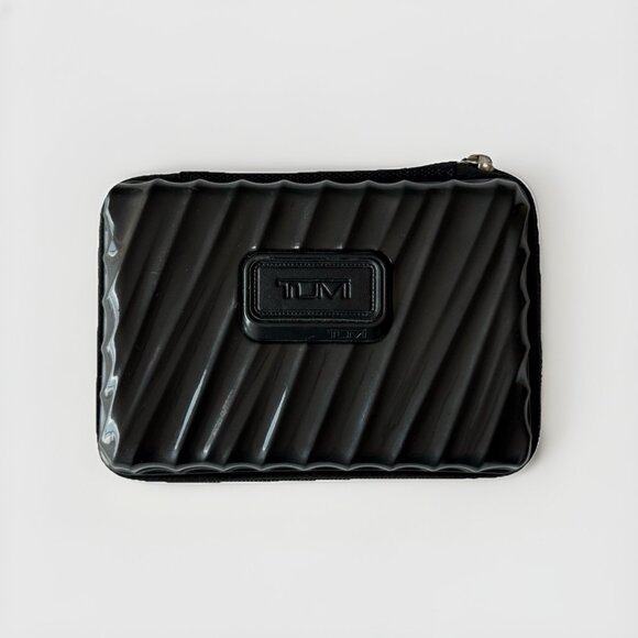 TUMI x Delta Airlines Amenity Kit Hard Case – Black Travel TSA Airport Portable - Picture 1 of 16